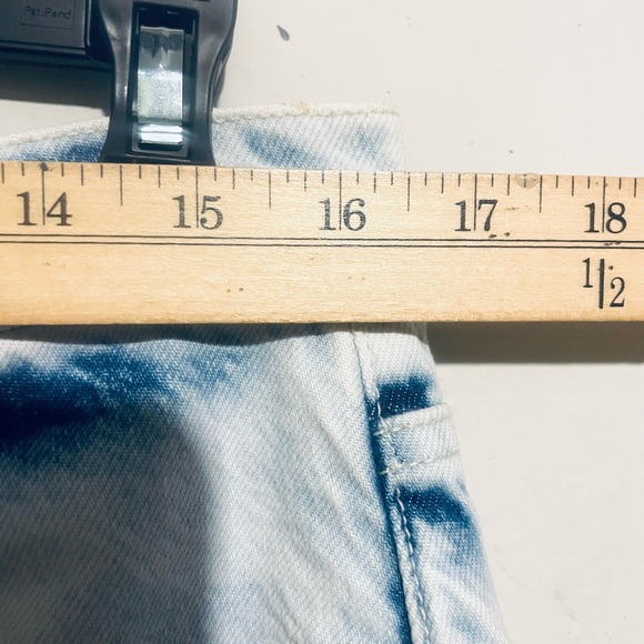 We the Free Tapered Baggy Boyfriend Jeans Size 31 Distressed - Picture 8 of 8